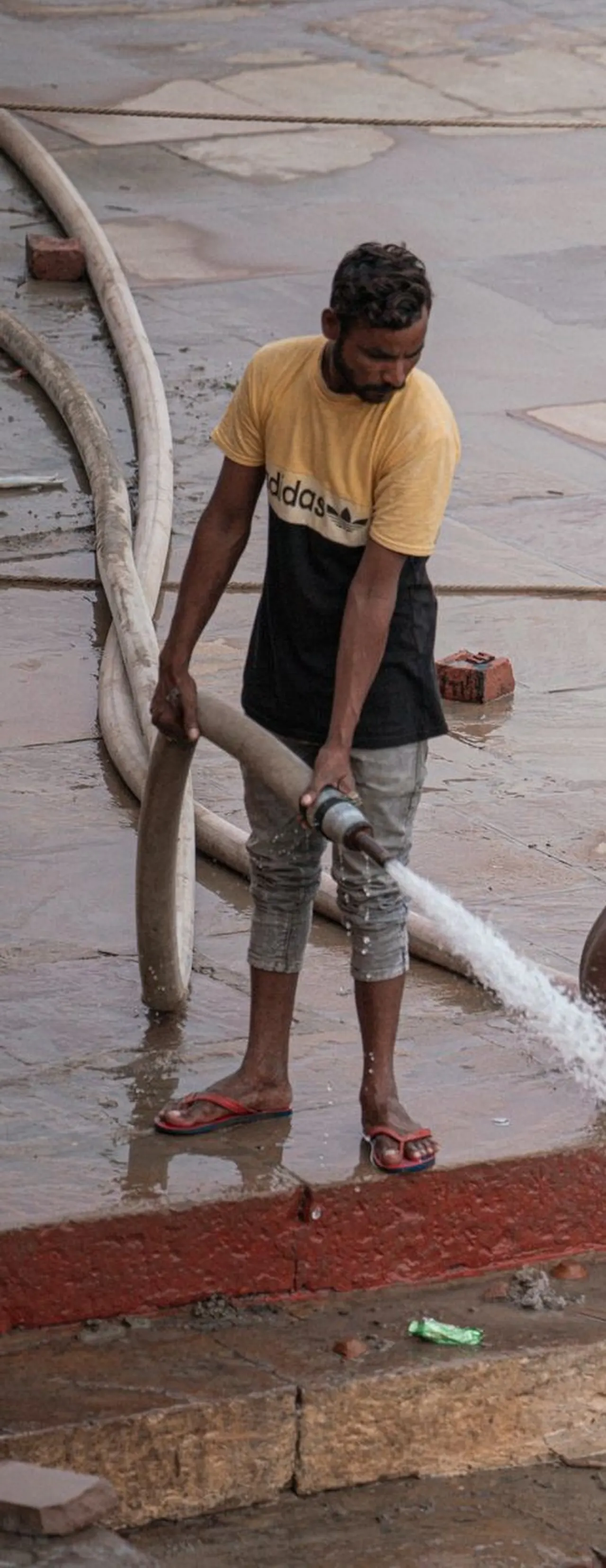 Deep cleaning — at work (illustrative photo)